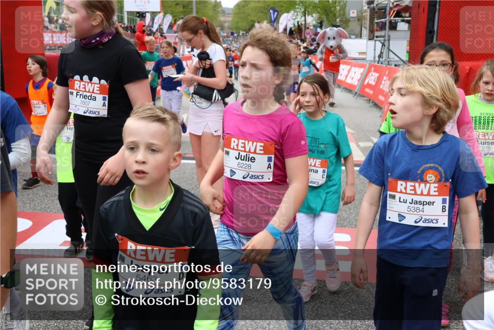 25.04.2026 - Das Zehntel Strokosch-Dieckow http://msf.ph/oto/9583179 25.04.2026 10:58:07 Ziel 5384, 5401, 5419, 5437, 5451, 5821, 5839, 5861, 6004, 6228, 6234, 6235, 6413, 6737, 6852, 6861, 7065, 7079, 7224, 7406, 7497, 7509, 7537, 7553, 7557, 7607, 7861, 7926, 7987, 5384, 5401, 5419, 5437, 5451, 5821, 5839, 5861, 6004, 6228, 6234, 6235, 6413, 6737, 6852, 6861, 7065, 7079, 7224, 7406, 7497, 7509, 7537, 7553, 7557, 7607, 7861, 7926, 7987 meine-sportfotos.de