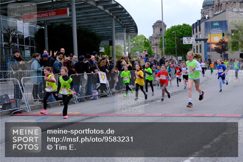 25.04.2026 - Das Zehntel Tim E. http://msf.ph/oto/9583231 25.04.2026 12:52:38 Ziel 10169, 10178, 10238, 10241, 10498, 10570, 10789, 10827, 10830, 10836, 10842, 10847, 10858, 10959, 11104, 11136, 11153, 11157, 11312, 11313, 11479, 11807, 11928, 11959, 11975, 12018, 12029, 12040, 12042, 12051, 12430, 12457, 12594, 12670, 12681, 12696, 12743, 12756, 12757, 12801, 12983, 12987 meine-sportfotos.de