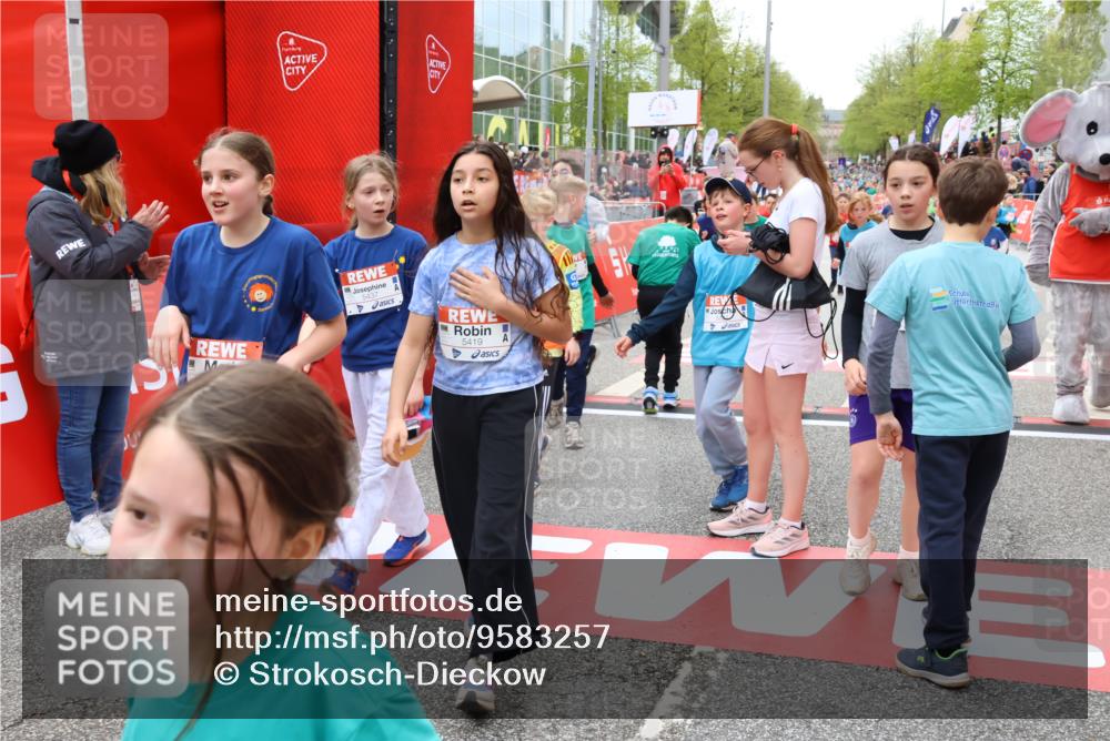 25.04.2026 - Das Zehntel Strokosch-Dieckow http://msf.ph/oto/9583257 25.04.2026 10:58:10 Ziel 5401, 5409, 5419, 5437, 5451, 5804, 5821, 5830, 5831, 5839, 6004, 6228, 6235, 6330, 6737, 6751, 6861, 7065, 7079, 7224, 7406, 7537, 7560, 7853, 7926, 7987, 8020, 5401, 5409, 5419, 5437, 5451, 5804, 5821, 5830, 5831, 5839, 6004, 6228, 6235, 6330, 6737, 6751, 6861, 7065, 7079, 7224, 7406, 7537, 7560, 7853, 7926, 7987, 8020 meine-sportfotos.de