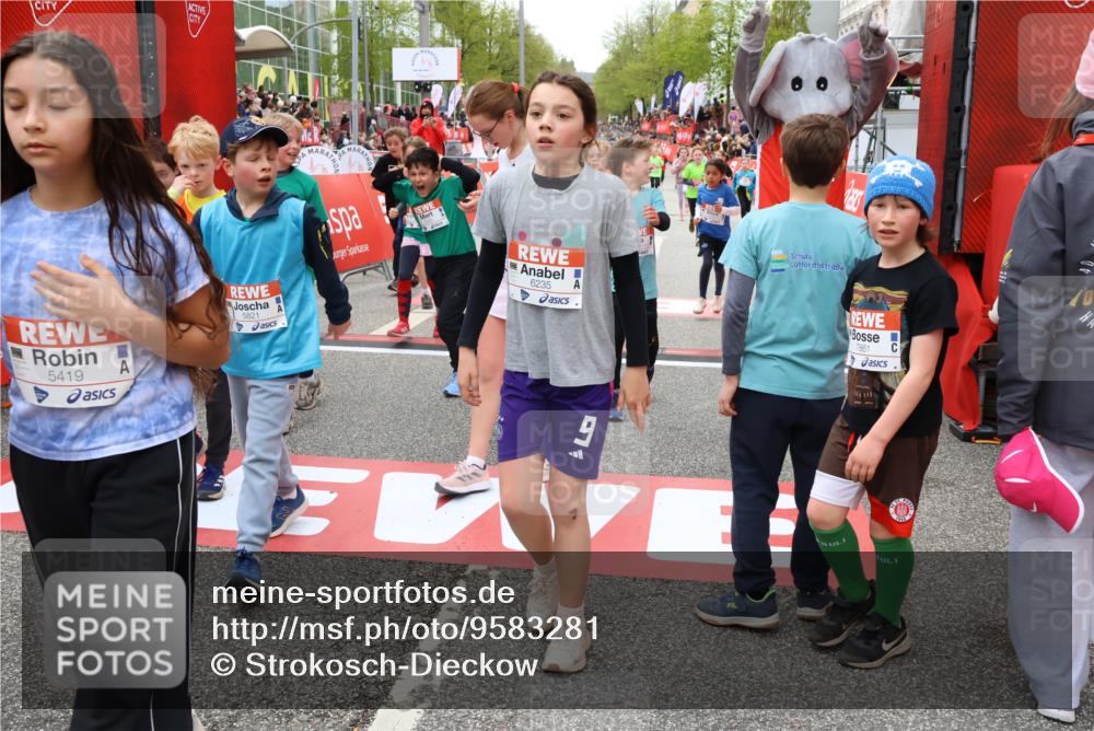25.04.2026 - Das Zehntel Strokosch-Dieckow http://msf.ph/oto/9583281 25.04.2026 10:58:11 Ziel 5409, 5419, 5437, 5451, 5804, 5821, 5830, 5831, 6004, 6169, 6175, 6235, 6330, 6751, 6861, 7065, 7079, 7406, 7537, 7560, 7853, 7926, 7987, 8020, 5409, 5419, 5437, 5451, 5804, 5821, 5830, 5831, 6004, 6169, 6175, 6235, 6330, 6751, 6861, 7065, 7079, 7406, 7537, 7560, 7853, 7926, 7987, 8020 meine-sportfotos.de