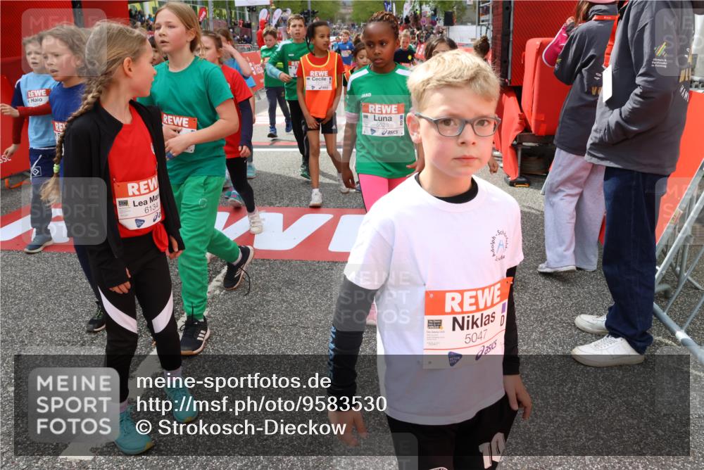 25.04.2026 - Das Zehntel Strokosch-Dieckow http://msf.ph/oto/9583530 25.04.2026 10:58:27 Ziel 5013, 5047, 5333, 5338, 5417, 5442, 5522, 5528, 5540, 5546, 5619, 6120, 6134, 6138, 6328, 6622, 6639, 6728, 6877, 6901, 7070, 7374, 7377, 7427, 7506, 7682, 7772, 7798, 7867, 7958, 5013, 5047, 5333, 5338, 5417, 5442, 5522, 5528, 5540, 5546, 5619, 6120, 6134, 6138, 6328, 6622, 6639, 6728, 6877, 6901, 7070, 7374, 7377, 7427, 7506, 7682, 7772, 7798, 7867, 7958 meine-sportfotos.de