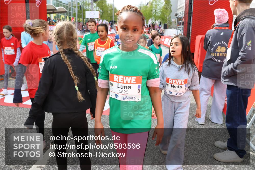 25.04.2026 - Das Zehntel Strokosch-Dieckow http://msf.ph/oto/9583596 25.04.2026 10:58:28 Ziel 5047, 5333, 5338, 5522, 5528, 5540, 5545, 5546, 5619, 6120, 6138, 6328, 6622, 6639, 6728, 6877, 6901, 7070, 7374, 7377, 7427, 7506, 7682, 7772, 7798, 7867, 7958, 5047, 5333, 5338, 5522, 5528, 5540, 5545, 5546, 5619, 6120, 6138, 6328, 6622, 6639, 6728, 6877, 6901, 7070, 7374, 7377, 7427, 7506, 7682, 7772, 7798, 7867, 7958 meine-sportfotos.de