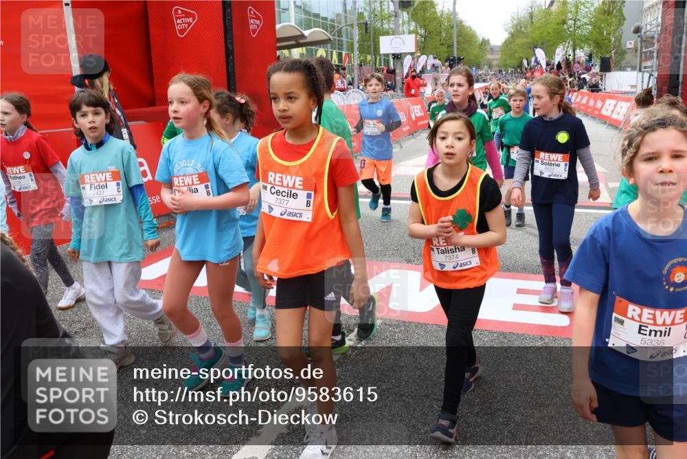 25.04.2026 - Das Zehntel Strokosch-Dieckow http://msf.ph/oto/9583615 25.04.2026 10:58:30 Ziel 5338, 5430, 5522, 5528, 5540, 5545, 5546, 5547, 5815, 5837, 6120, 6138, 6328, 6335, 6622, 6639, 6728, 6877, 6901, 7070, 7374, 7377, 7427, 7506, 7682, 7772, 7798, 7867, 7958, 8029, 5338, 5430, 5522, 5528, 5540, 5545, 5546, 5547, 5815, 5837, 6120, 6138, 6328, 6335, 6622, 6639, 6728, 6877, 6901, 7070, 7374, 7377, 7427, 7506, 7682, 7772, 7798, 7867, 7958, 8029 meine-sportfotos.de