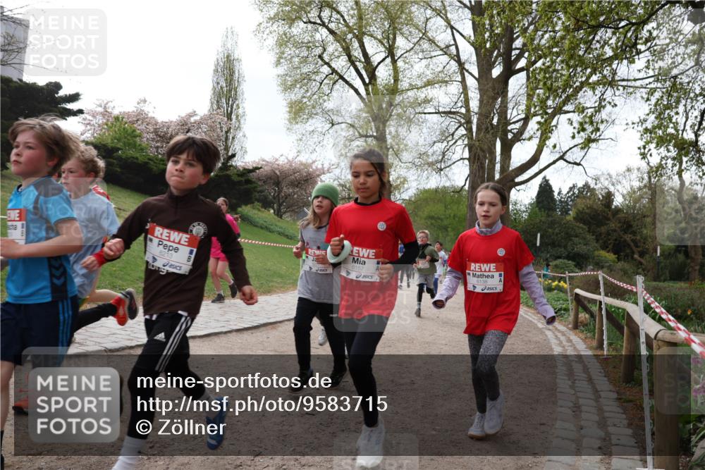 25.04.2026 - Das Zehntel Zöllner http://msf.ph/oto/9583715 25.04.2026 10:42:22 Laufen 6213, 6157, 6138 meine-sportfotos.de