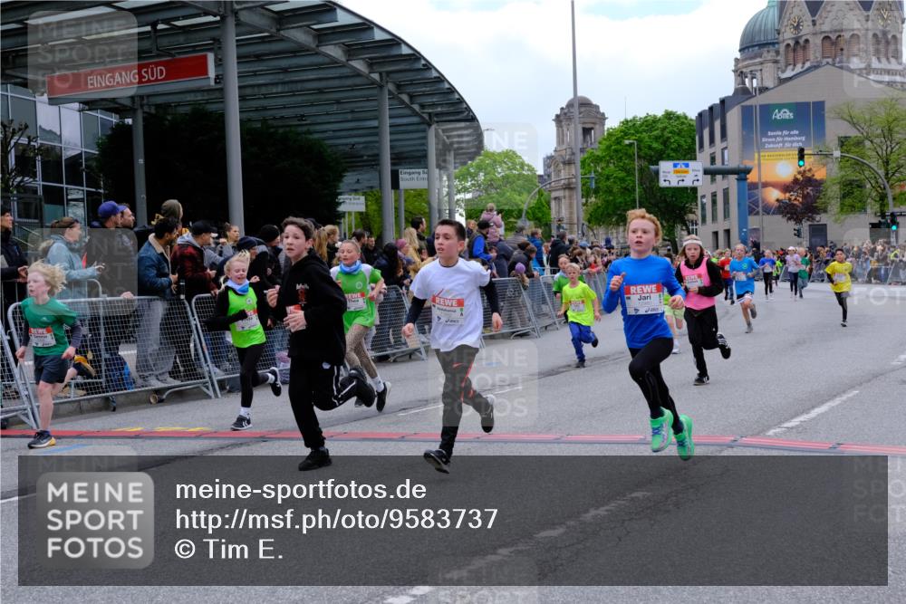 25.04.2026 - Das Zehntel Tim E. http://msf.ph/oto/9583737 25.04.2026 12:53:21 Ziel 10180, 10236, 10252, 10514, 10646, 11160, 11347, 11490, 11502, 11526, 11612, 11629, 11671, 11765, 11896, 11990, 12139, 12141, 12184, 12211, 12267, 12322, 12431, 12432, 12971, 12980, 13006 meine-sportfotos.de