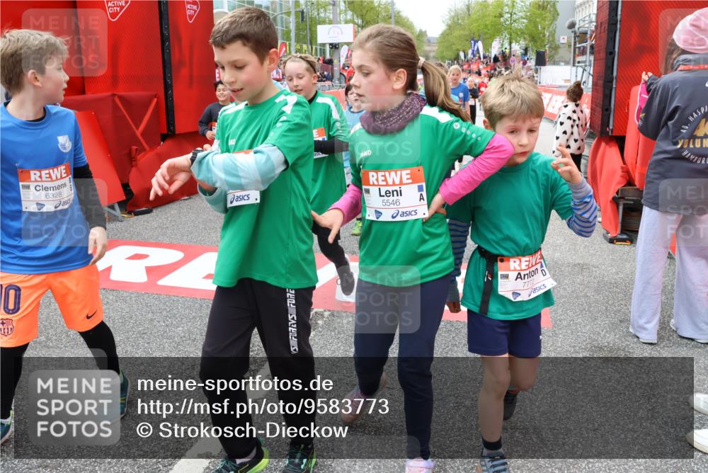25.04.2026 - Das Zehntel Strokosch-Dieckow http://msf.ph/oto/9583773 25.04.2026 10:58:33 Ziel 5430, 5522, 5545, 5546, 5547, 5806, 5815, 5832, 5837, 6328, 6335, 6338, 6418, 6622, 6625, 6728, 6888, 6899, 6904, 7772, 7867, 8029, 5430, 5522, 5545, 5546, 5547, 5806, 5815, 5832, 5837, 6328, 6335, 6338, 6418, 6622, 6625, 6728, 6888, 6899, 6904, 7772, 7867, 8029 meine-sportfotos.de