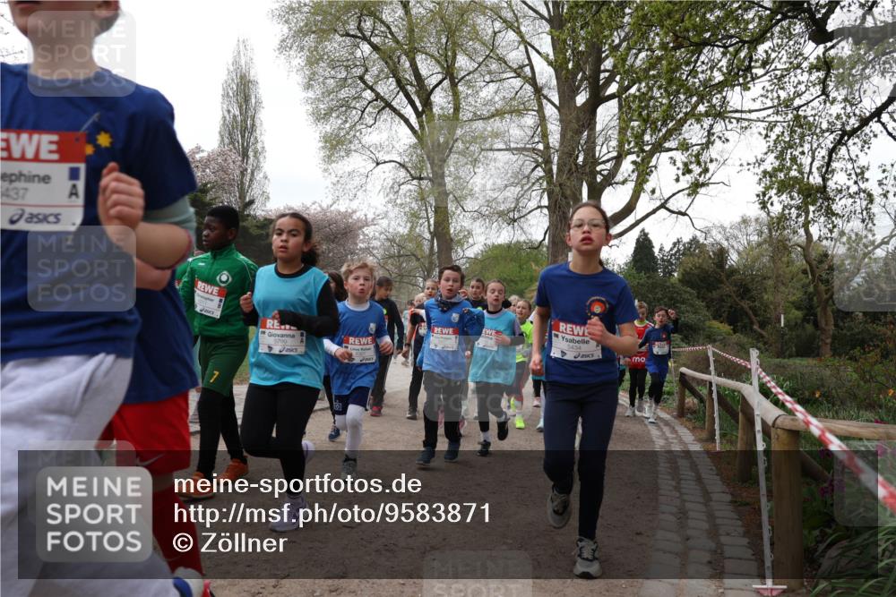 25.04.2026 - Das Zehntel Zöllner http://msf.ph/oto/9583871 25.04.2026 10:43:36 Laufen 5437, 211, 5434 meine-sportfotos.de