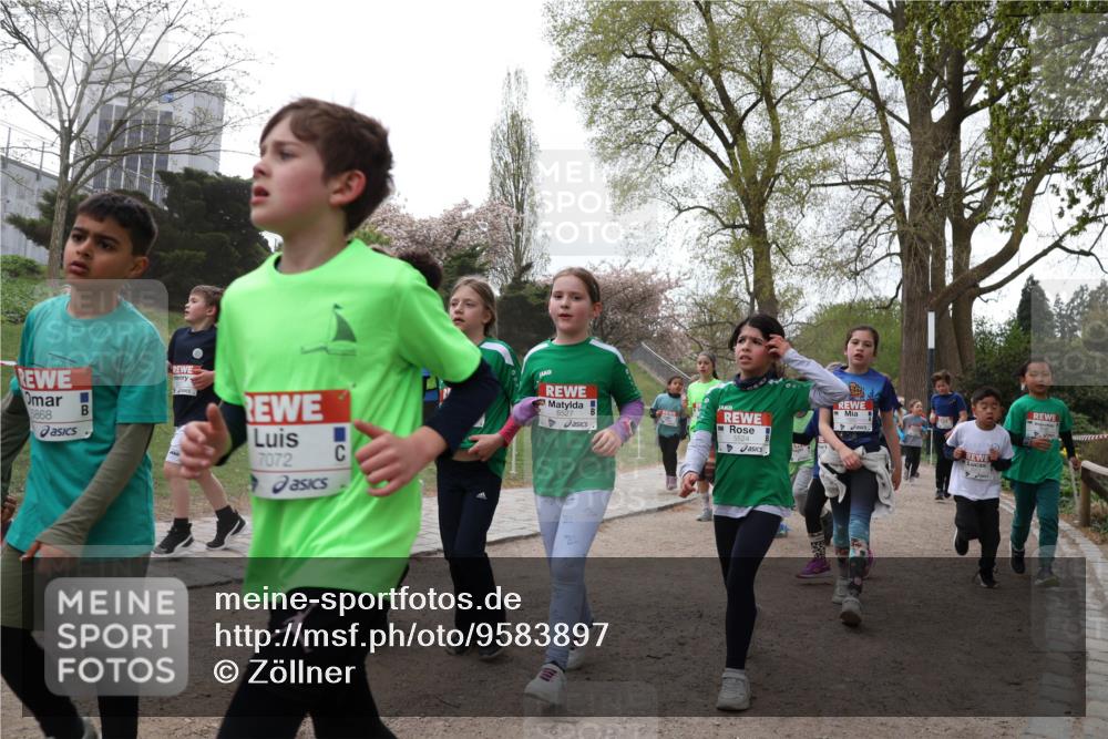 25.04.2026 - Das Zehntel Zöllner http://msf.ph/oto/9583897 25.04.2026 10:43:48 Laufen 5868, 7072, 5524 meine-sportfotos.de