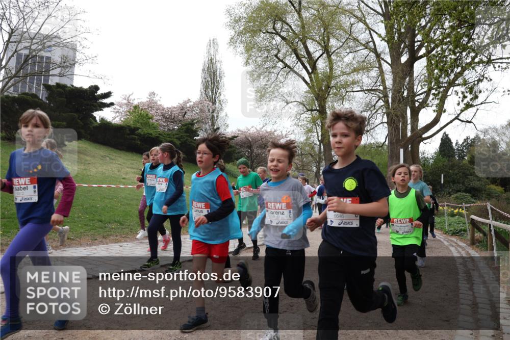 25.04.2026 - Das Zehntel Zöllner http://msf.ph/oto/9583907 25.04.2026 10:43:52 Laufen 5372, 6637, 6646, 6013 meine-sportfotos.de