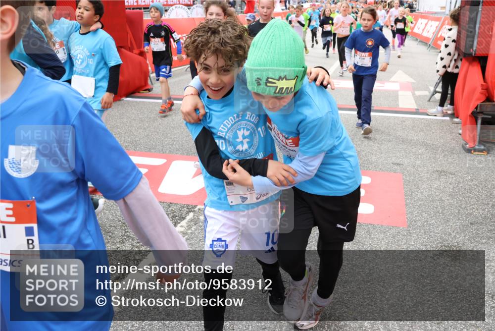 25.04.2026 - Das Zehntel Strokosch-Dieckow http://msf.ph/oto/9583912 25.04.2026 10:58:39 Ziel 5002, 5135, 5223, 5291, 5354, 5472, 5677, 5806, 5832, 6181, 6338, 6418, 6440, 6625, 6634, 6747, 6867, 6888, 6899, 6904, 7007, 7231, 7261, 7413, 8014, 8016, 5002, 5135, 5223, 5291, 5354, 5472, 5677, 5806, 5832, 6181, 6338, 6418, 6440, 6625, 6634, 6747, 6867, 6888, 6899, 6904, 7007, 7231, 7261, 7413, 8014, 8016 meine-sportfotos.de