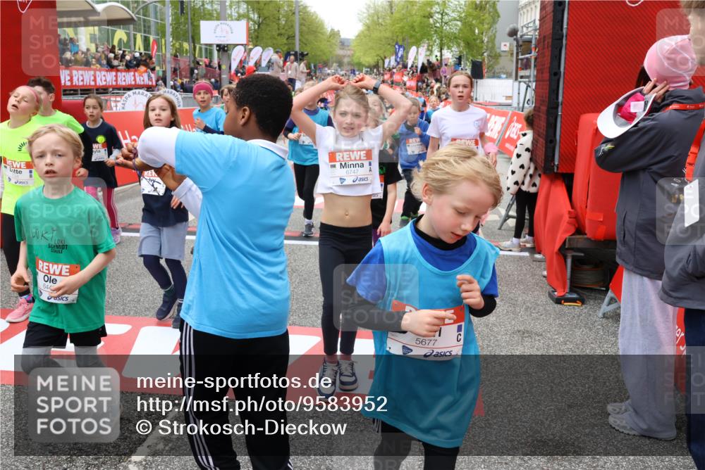 25.04.2026 - Das Zehntel Strokosch-Dieckow http://msf.ph/oto/9583952 25.04.2026 10:58:42 Ziel 5002, 5135, 5223, 5291, 5354, 5472, 5537, 5677, 5816, 6171, 6181, 6411, 6440, 6614, 6634, 6715, 6747, 6749, 6867, 6947, 7007, 7037, 7231, 7261, 7413, 7796, 7895, 7906, 8014, 8016, 5002, 5135, 5223, 5291, 5354, 5472, 5537, 5677, 5816, 6171, 6181, 6411, 6440, 6614, 6634, 6715, 6747, 6749, 6867, 6947, 7007, 7037, 7231, 7261, 7413, 7796, 7895, 7906, 8014, 8016 meine-sportfotos.de