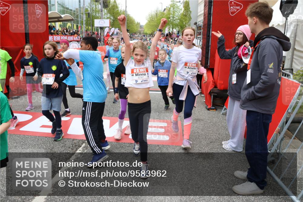 25.04.2026 - Das Zehntel Strokosch-Dieckow http://msf.ph/oto/9583962 25.04.2026 10:58:43 Ziel 5002, 5071, 5135, 5223, 5291, 5354, 5472, 5537, 5665, 5677, 5816, 6171, 6181, 6411, 6440, 6614, 6634, 6715, 6747, 6749, 6947, 7007, 7037, 7231, 7242, 7261, 7796, 7895, 7906, 8014, 5002, 5071, 5135, 5223, 5291, 5354, 5472, 5537, 5665, 5677, 5816, 6171, 6181, 6411, 6440, 6614, 6634, 6715, 6747, 6749, 6947, 7007, 7037, 7231, 7242, 7261, 7796, 7895, 7906, 8014 meine-sportfotos.de