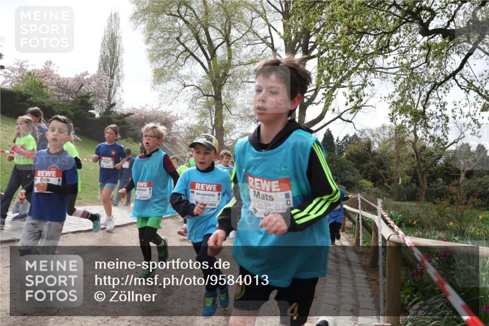25.04.2026 - Das Zehntel Zöllner http://msf.ph/oto/9584013 25.04.2026 10:44:43 Laufen 5644, 6810, 5724, 4 meine-sportfotos.de