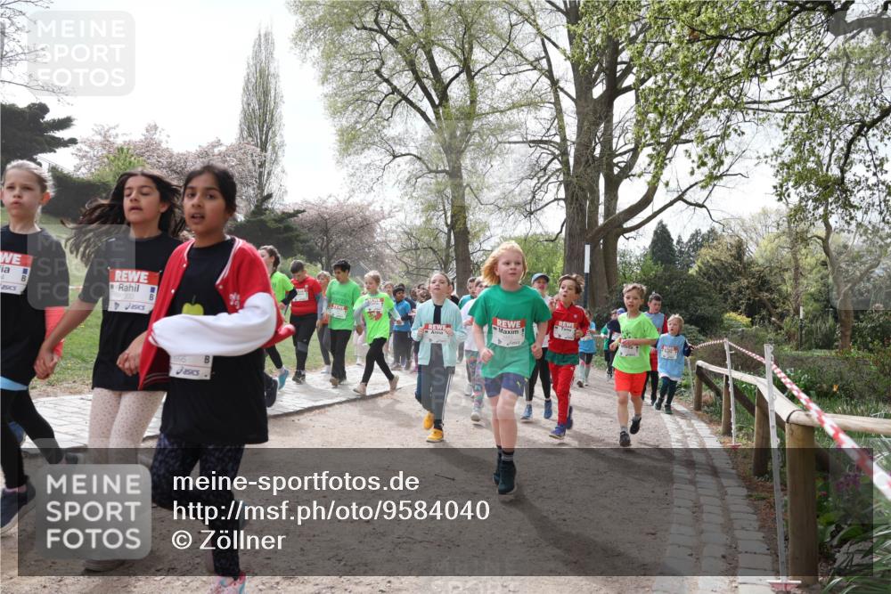 25.04.2026 - Das Zehntel Zöllner http://msf.ph/oto/9584040 25.04.2026 10:44:57 Laufen 7000, 1985 meine-sportfotos.de