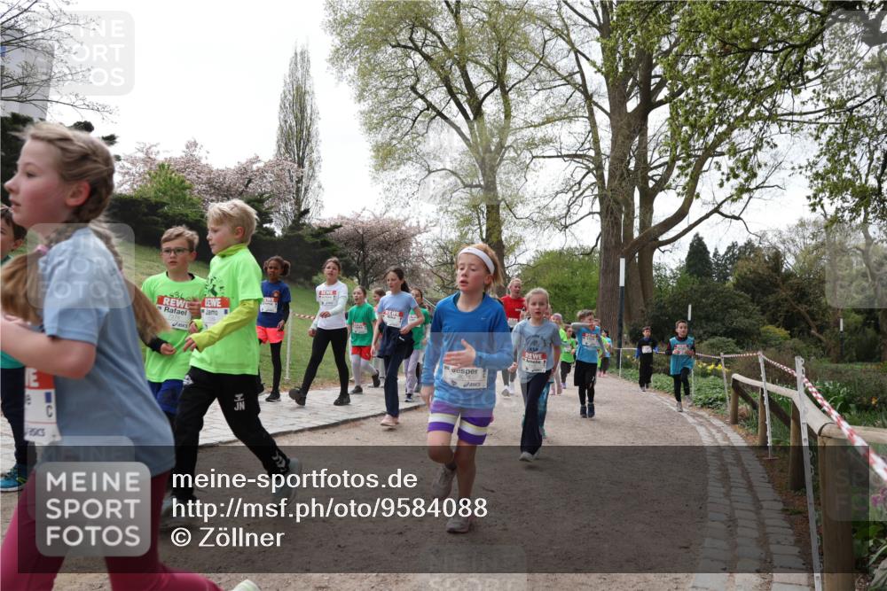 25.04.2026 - Das Zehntel Zöllner http://msf.ph/oto/9584088 25.04.2026 10:45:20 Laufen 315, 8071 meine-sportfotos.de