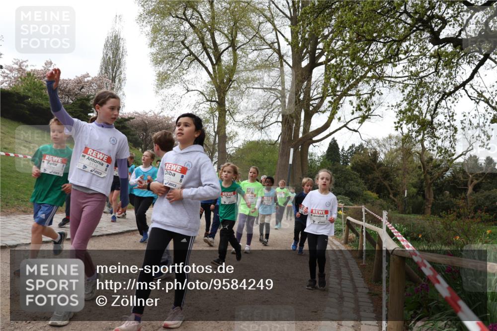 25.04.2026 - Das Zehntel Zöllner http://msf.ph/oto/9584249 25.04.2026 10:46:16 Laufen 5119, 5105 meine-sportfotos.de