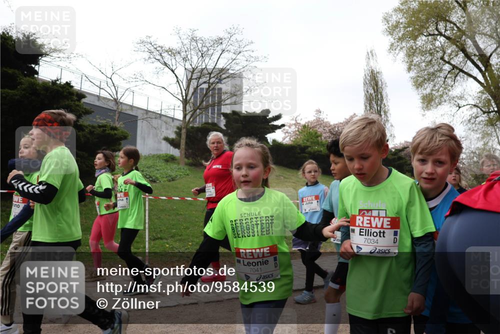 25.04.2026 - Das Zehntel Zöllner http://msf.ph/oto/9584539 25.04.2026 10:48:28 Laufen 7041, 7034 meine-sportfotos.de