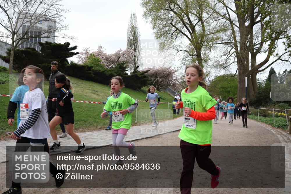 25.04.2026 - Das Zehntel Zöllner http://msf.ph/oto/9584636 25.04.2026 10:48:53 Laufen 89, 7039, 7044 meine-sportfotos.de