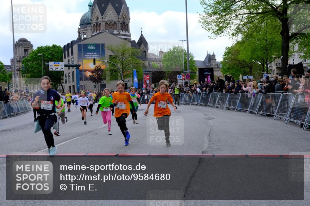 25.04.2026 - Das Zehntel Tim E. http://msf.ph/oto/9584680 25.04.2026 12:54:58 Ziel 10006, 10187, 10191, 10228, 10416, 10426, 10493, 10504, 10513, 10530, 10582, 10633, 10871, 10961, 10967, 11323, 11463, 11498, 11524, 11886, 11937, 11943, 12004, 12006, 12012, 12093, 12103, 12109, 12225, 12228, 12292, 12409, 12450, 12468, 12495, 12506, 12653, 12665, 12666, 12674, 12924, 12951, 13021, 13038 meine-sportfotos.de