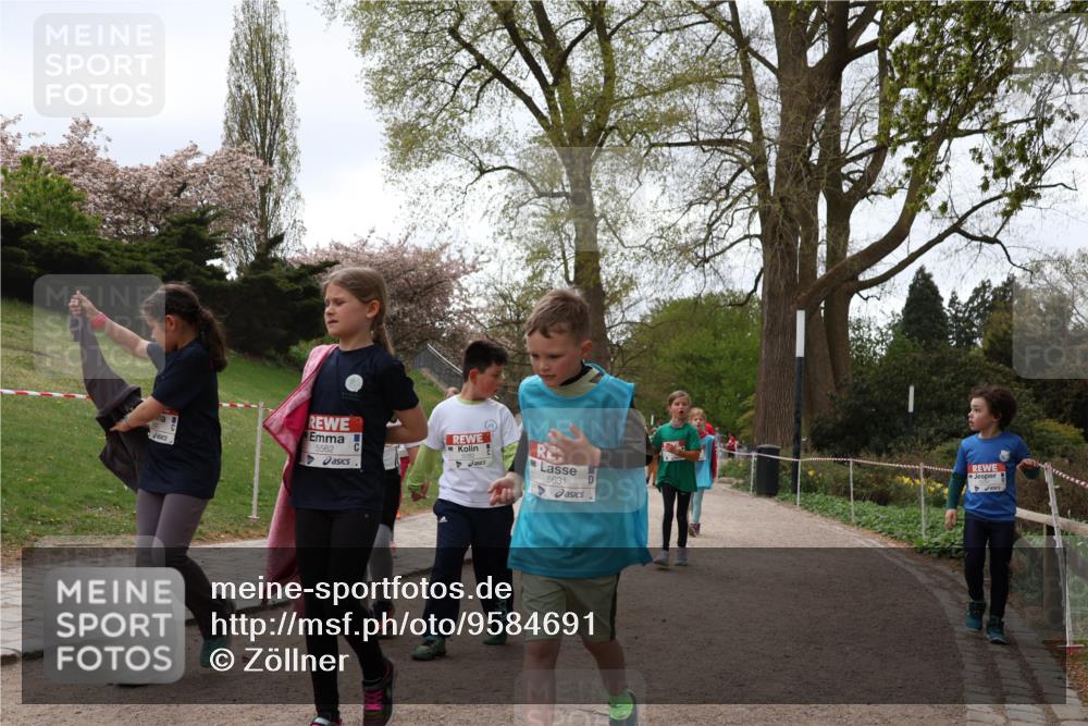 25.04.2026 - Das Zehntel Zöllner http://msf.ph/oto/9584691 25.04.2026 10:49:26 Laufen 5562, 5631 meine-sportfotos.de