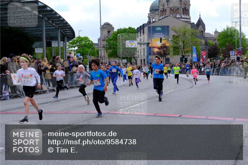 25.04.2026 - Das Zehntel Tim E. http://msf.ph/oto/9584738 25.04.2026 12:55:01 Ziel 10006, 10059, 10187, 10191, 10228, 10416, 10426, 10504, 10513, 10530, 10582, 10633, 10680, 10871, 10961, 10967, 11079, 11125, 11323, 11524, 11886, 11943, 12006, 12012, 12103, 12109, 12225, 12240, 12317, 12450, 12468, 12495, 12506, 12653, 12665, 12666, 12674, 12831, 12924, 13018, 13021, 13038 meine-sportfotos.de