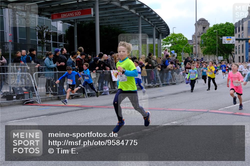 25.04.2026 - Das Zehntel Tim E. http://msf.ph/oto/9584775 25.04.2026 12:55:05 Ziel 10059, 10187, 10228, 10416, 10422, 10504, 10513, 10520, 10530, 10565, 10574, 10582, 10680, 10855, 11071, 11079, 11086, 11093, 11125, 11323, 11367, 11465, 11476, 11886, 11943, 12087, 12088, 12109, 12240, 12317, 12450, 12468, 12495, 12506, 12653, 12674, 12831, 12839, 12924, 13018, 13038 meine-sportfotos.de