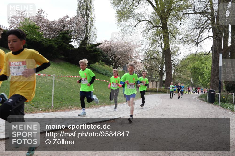 25.04.2026 - Das Zehntel Zöllner http://msf.ph/oto/9584847 25.04.2026 12:38:51 Laufen 11852 meine-sportfotos.de