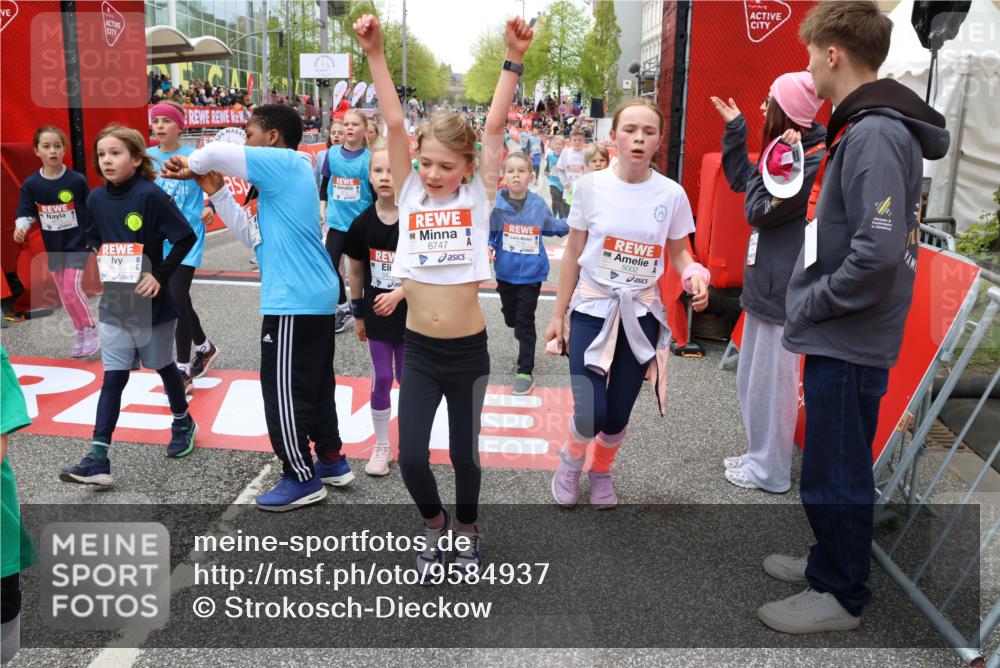 25.04.2026 - Das Zehntel Strokosch-Dieckow http://msf.ph/oto/9584937 25.04.2026 10:58:43 Ziel 5002, 5071, 5135, 5223, 5291, 5354, 5472, 5537, 5665, 5677, 5816, 6171, 6181, 6411, 6440, 6614, 6634, 6715, 6747, 6749, 6947, 7007, 7037, 7231, 7242, 7261, 7796, 7895, 7906, 8014, 5002, 5071, 5135, 5223, 5291, 5354, 5472, 5537, 5665, 5677, 5816, 6171, 6181, 6411, 6440, 6614, 6634, 6715, 6747, 6749, 6947, 7007, 7037, 7231, 7242, 7261, 7796, 7895, 7906, 8014 meine-sportfotos.de