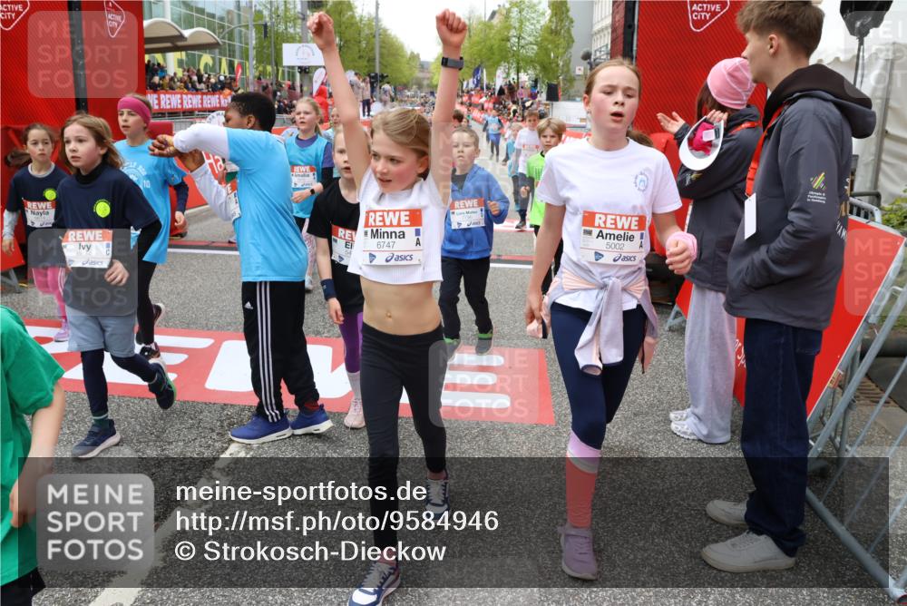 25.04.2026 - Das Zehntel Strokosch-Dieckow http://msf.ph/oto/9584946 25.04.2026 10:58:44 Ziel 5002, 5071, 5135, 5223, 5291, 5354, 5472, 5535, 5537, 5539, 5665, 5677, 5816, 6171, 6181, 6411, 6440, 6614, 6634, 6715, 6747, 6749, 6947, 7037, 7231, 7242, 7322, 7796, 7895, 7906, 8014, 5002, 5071, 5135, 5223, 5291, 5354, 5472, 5535, 5537, 5539, 5665, 5677, 5816, 6171, 6181, 6411, 6440, 6614, 6634, 6715, 6747, 6749, 6947, 7037, 7231, 7242, 7322, 7796, 7895, 7906, 8014 meine-sportfotos.de