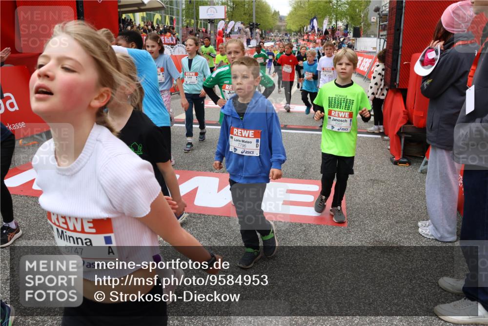 25.04.2026 - Das Zehntel Strokosch-Dieckow http://msf.ph/oto/9584953 25.04.2026 10:58:45 Ziel 5002, 5071, 5223, 5291, 5472, 5535, 5537, 5539, 5554, 5665, 5677, 5816, 6171, 6181, 6411, 6440, 6458, 6614, 6634, 6640, 6715, 6747, 6749, 6947, 7037, 7231, 7242, 7322, 7796, 7895, 7906, 5002, 5071, 5223, 5291, 5472, 5535, 5537, 5539, 5554, 5665, 5677, 5816, 6171, 6181, 6411, 6440, 6458, 6614, 6634, 6640, 6715, 6747, 6749, 6947, 7037, 7231, 7242, 7322, 7796, 7895, 7906 meine-sportfotos.de
