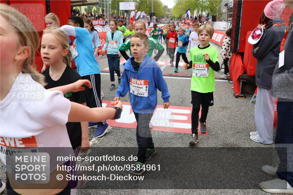 25.04.2026 - Das Zehntel Strokosch-Dieckow http://msf.ph/oto/9584961 25.04.2026 10:58:45 Ziel 5002, 5071, 5223, 5291, 5472, 5535, 5537, 5539, 5554, 5665, 5677, 5816, 6171, 6181, 6411, 6440, 6458, 6614, 6634, 6640, 6715, 6747, 6749, 6947, 7037, 7231, 7242, 7322, 7796, 7895, 7906, 5002, 5071, 5223, 5291, 5472, 5535, 5537, 5539, 5554, 5665, 5677, 5816, 6171, 6181, 6411, 6440, 6458, 6614, 6634, 6640, 6715, 6747, 6749, 6947, 7037, 7231, 7242, 7322, 7796, 7895, 7906 meine-sportfotos.de