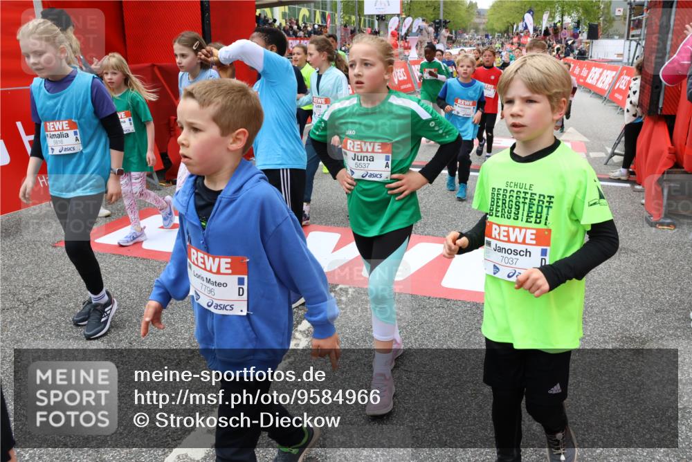 25.04.2026 - Das Zehntel Strokosch-Dieckow http://msf.ph/oto/9584966 25.04.2026 10:58:46 Ziel 5002, 5071, 5291, 5472, 5535, 5537, 5539, 5554, 5665, 5677, 5816, 6171, 6181, 6411, 6440, 6458, 6614, 6634, 6640, 6715, 6747, 6749, 6947, 7037, 7231, 7242, 7322, 7375, 7392, 7694, 7796, 7895, 7906, 5002, 5071, 5291, 5472, 5535, 5537, 5539, 5554, 5665, 5677, 5816, 6171, 6181, 6411, 6440, 6458, 6614, 6634, 6640, 6715, 6747, 6749, 6947, 7037, 7231, 7242, 7322, 7375, 7392, 7694, 7796, 7895, 7906 meine-sportfotos.de