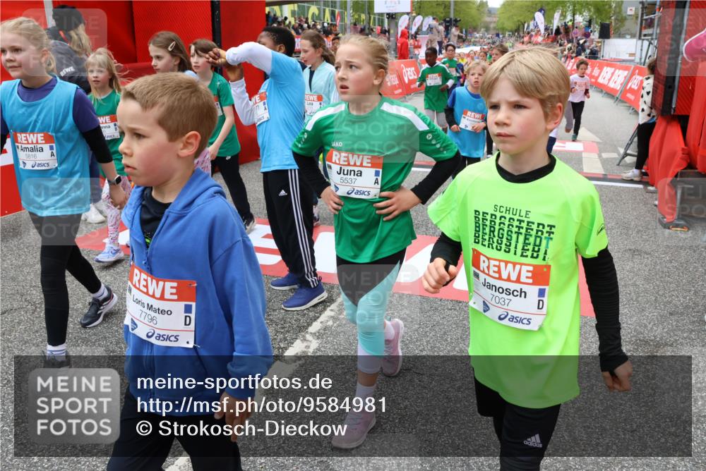 25.04.2026 - Das Zehntel Strokosch-Dieckow http://msf.ph/oto/9584981 25.04.2026 10:58:46 Ziel 5002, 5071, 5291, 5472, 5535, 5537, 5539, 5554, 5665, 5677, 5816, 6171, 6181, 6411, 6440, 6458, 6614, 6634, 6640, 6715, 6747, 6749, 6947, 7037, 7231, 7242, 7322, 7375, 7392, 7694, 7796, 7895, 7906, 5002, 5071, 5291, 5472, 5535, 5537, 5539, 5554, 5665, 5677, 5816, 6171, 6181, 6411, 6440, 6458, 6614, 6634, 6640, 6715, 6747, 6749, 6947, 7037, 7231, 7242, 7322, 7375, 7392, 7694, 7796, 7895, 7906 meine-sportfotos.de
