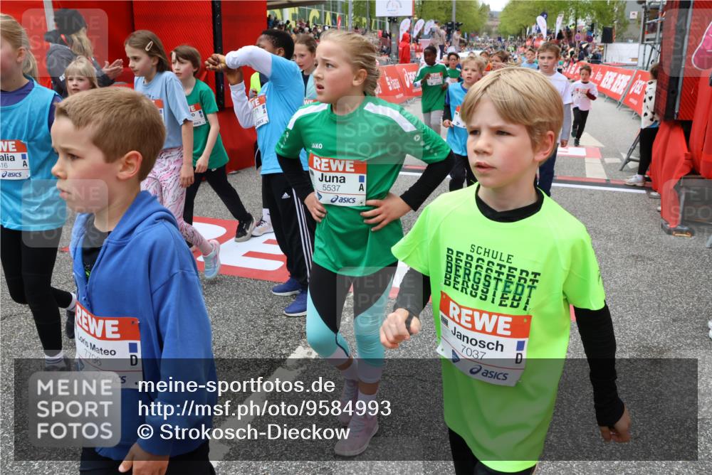 25.04.2026 - Das Zehntel Strokosch-Dieckow http://msf.ph/oto/9584993 25.04.2026 10:58:46 Ziel 5002, 5071, 5291, 5472, 5535, 5537, 5539, 5554, 5665, 5677, 5816, 6171, 6181, 6411, 6440, 6458, 6614, 6634, 6640, 6715, 6747, 6749, 6947, 7037, 7231, 7242, 7322, 7375, 7392, 7694, 7796, 7895, 7906, 5002, 5071, 5291, 5472, 5535, 5537, 5539, 5554, 5665, 5677, 5816, 6171, 6181, 6411, 6440, 6458, 6614, 6634, 6640, 6715, 6747, 6749, 6947, 7037, 7231, 7242, 7322, 7375, 7392, 7694, 7796, 7895, 7906 meine-sportfotos.de