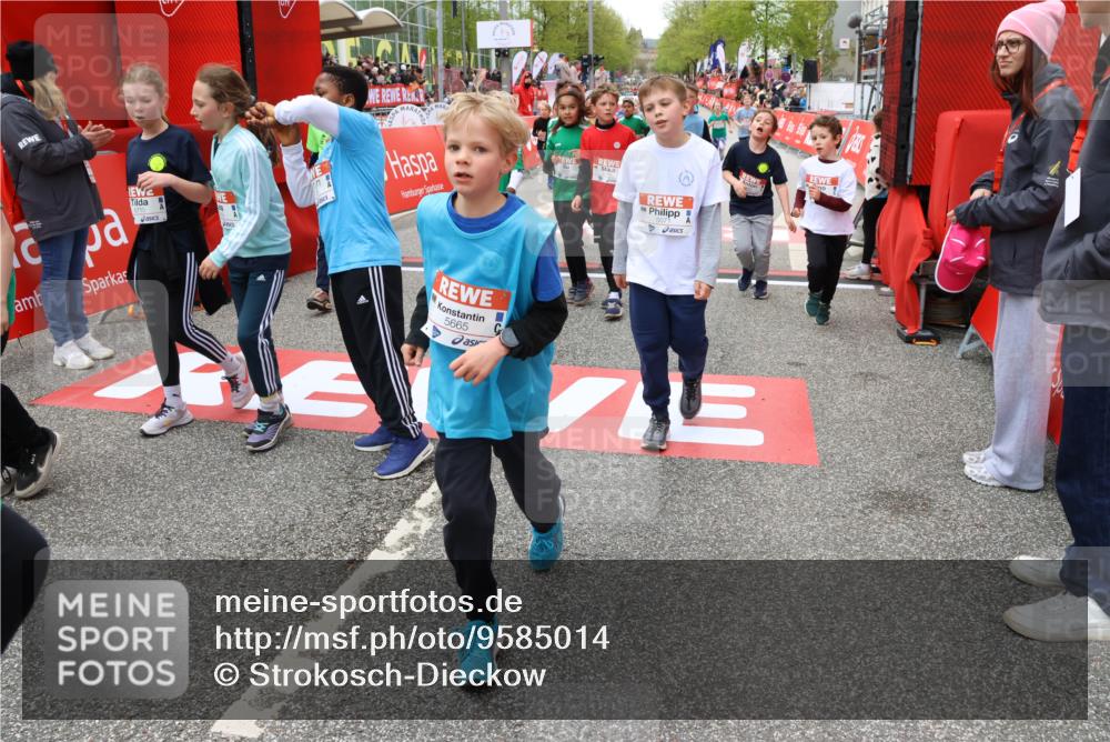 25.04.2026 - Das Zehntel Strokosch-Dieckow http://msf.ph/oto/9585014 25.04.2026 10:58:47 Ziel 5002, 5071, 5291, 5372, 5472, 5535, 5537, 5539, 5543, 5554, 5665, 5816, 6171, 6411, 6458, 6614, 6634, 6640, 6715, 6749, 6947, 7037, 7231, 7242, 7322, 7375, 7392, 7694, 7796, 7895, 7906, 8005, 5002, 5071, 5291, 5372, 5472, 5535, 5537, 5539, 5543, 5554, 5665, 5816, 6171, 6411, 6458, 6614, 6634, 6640, 6715, 6749, 6947, 7037, 7231, 7242, 7322, 7375, 7392, 7694, 7796, 7895, 7906, 8005 meine-sportfotos.de