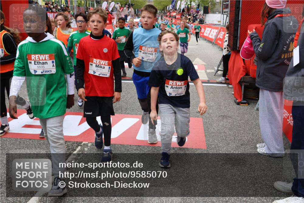 25.04.2026 - Das Zehntel Strokosch-Dieckow http://msf.ph/oto/9585070 25.04.2026 10:58:49 Ziel 5071, 5372, 5395, 5404, 5476, 5535, 5539, 5543, 5554, 5665, 5973, 6171, 6331, 6408, 6411, 6458, 6640, 6708, 6715, 6749, 7037, 7242, 7322, 7375, 7392, 7694, 7895, 7906, 7931, 7942, 7945, 8002, 8005, 5071, 5372, 5395, 5404, 5476, 5535, 5539, 5543, 5554, 5665, 5973, 6171, 6331, 6408, 6411, 6458, 6640, 6708, 6715, 6749, 7037, 7242, 7322, 7375, 7392, 7694, 7895, 7906, 7931, 7942, 7945, 8002, 8005 meine-sportfotos.de