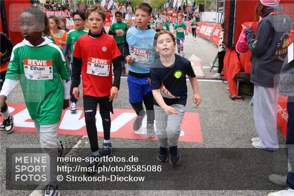 25.04.2026 - Das Zehntel Strokosch-Dieckow http://msf.ph/oto/9585086 25.04.2026 10:58:50 Ziel 5071, 5372, 5395, 5404, 5476, 5535, 5539, 5543, 5554, 5665, 5973, 6331, 6408, 6458, 6640, 6708, 6715, 7242, 7322, 7375, 7392, 7694, 7931, 7942, 7945, 8002, 8005, 5071, 5372, 5395, 5404, 5476, 5535, 5539, 5543, 5554, 5665, 5973, 6331, 6408, 6458, 6640, 6708, 6715, 7242, 7322, 7375, 7392, 7694, 7931, 7942, 7945, 8002, 8005 meine-sportfotos.de