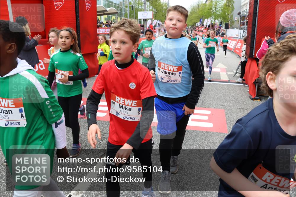 25.04.2026 - Das Zehntel Strokosch-Dieckow http://msf.ph/oto/9585104 25.04.2026 10:58:50 Ziel 5071, 5372, 5395, 5404, 5476, 5535, 5539, 5543, 5554, 5665, 5973, 6331, 6408, 6458, 6640, 6708, 6715, 7242, 7322, 7375, 7392, 7694, 7931, 7942, 7945, 8002, 8005, 5071, 5372, 5395, 5404, 5476, 5535, 5539, 5543, 5554, 5665, 5973, 6331, 6408, 6458, 6640, 6708, 6715, 7242, 7322, 7375, 7392, 7694, 7931, 7942, 7945, 8002, 8005 meine-sportfotos.de