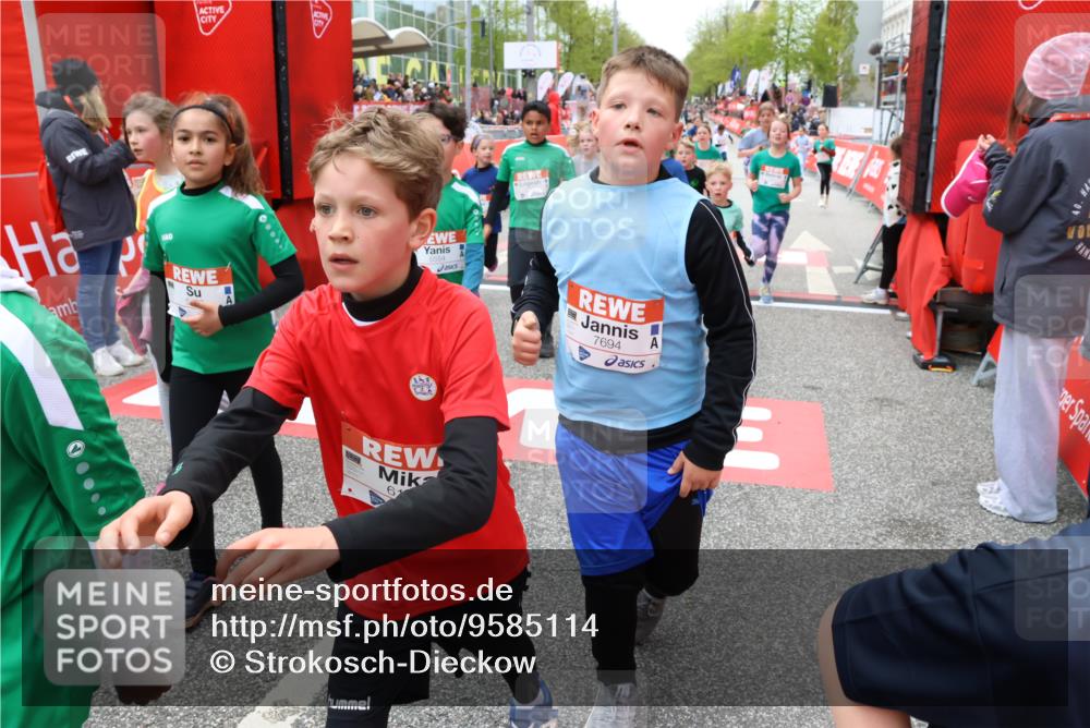 25.04.2026 - Das Zehntel Strokosch-Dieckow http://msf.ph/oto/9585114 25.04.2026 10:58:50 Ziel 5071, 5372, 5395, 5404, 5476, 5535, 5539, 5543, 5554, 5665, 5973, 6331, 6408, 6458, 6640, 6708, 6715, 7242, 7322, 7375, 7392, 7694, 7931, 7942, 7945, 8002, 8005, 5071, 5372, 5395, 5404, 5476, 5535, 5539, 5543, 5554, 5665, 5973, 6331, 6408, 6458, 6640, 6708, 6715, 7242, 7322, 7375, 7392, 7694, 7931, 7942, 7945, 8002, 8005 meine-sportfotos.de