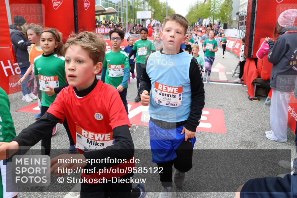25.04.2026 - Das Zehntel Strokosch-Dieckow http://msf.ph/oto/9585122 25.04.2026 10:58:51 Ziel 5071, 5372, 5395, 5404, 5476, 5535, 5539, 5543, 5554, 5665, 5973, 6331, 6408, 6458, 6603, 6640, 6708, 7242, 7322, 7375, 7392, 7694, 7931, 7942, 7945, 8002, 8005, 8070, 5071, 5372, 5395, 5404, 5476, 5535, 5539, 5543, 5554, 5665, 5973, 6331, 6408, 6458, 6603, 6640, 6708, 7242, 7322, 7375, 7392, 7694, 7931, 7942, 7945, 8002, 8005, 8070 meine-sportfotos.de