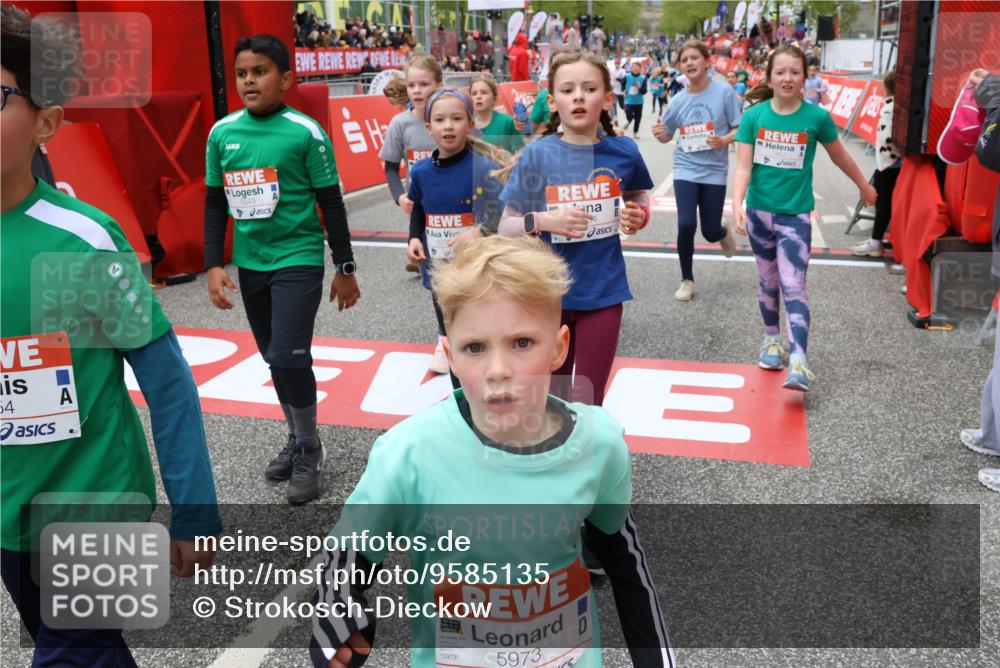 25.04.2026 - Das Zehntel Strokosch-Dieckow http://msf.ph/oto/9585135 25.04.2026 10:58:52 Ziel 5168, 5372, 5395, 5404, 5476, 5535, 5539, 5543, 5554, 5973, 6331, 6408, 6458, 6603, 6640, 6708, 6848, 6892, 7322, 7375, 7392, 7694, 7931, 7942, 7945, 8002, 8005, 8070, 5168, 5372, 5395, 5404, 5476, 5535, 5539, 5543, 5554, 5973, 6331, 6408, 6458, 6603, 6640, 6708, 6848, 6892, 7322, 7375, 7392, 7694, 7931, 7942, 7945, 8002, 8005, 8070 meine-sportfotos.de