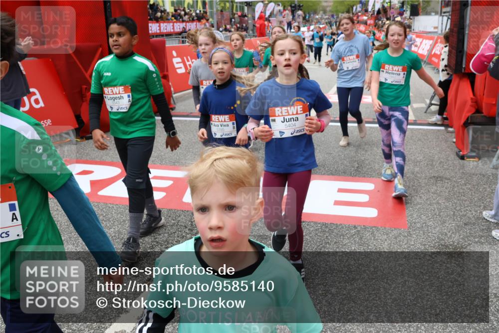 25.04.2026 - Das Zehntel Strokosch-Dieckow http://msf.ph/oto/9585140 25.04.2026 10:58:52 Ziel 5168, 5372, 5395, 5404, 5476, 5535, 5539, 5543, 5554, 5973, 6331, 6408, 6458, 6603, 6640, 6708, 6848, 6892, 7322, 7375, 7392, 7694, 7931, 7942, 7945, 8002, 8005, 8070, 5168, 5372, 5395, 5404, 5476, 5535, 5539, 5543, 5554, 5973, 6331, 6408, 6458, 6603, 6640, 6708, 6848, 6892, 7322, 7375, 7392, 7694, 7931, 7942, 7945, 8002, 8005, 8070 meine-sportfotos.de