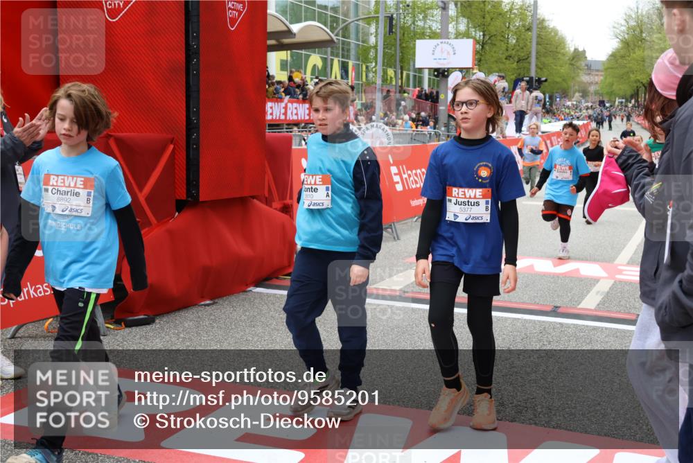 25.04.2026 - Das Zehntel Strokosch-Dieckow http://msf.ph/oto/9585201 25.04.2026 10:58:57 Ziel 5032, 5168, 5206, 5377, 5476, 5608, 5616, 5643, 5810, 6331, 6378, 6408, 6603, 6848, 6892, 6893, 6897, 7915, 7931, 7945, 8070, 5032, 5168, 5206, 5377, 5476, 5608, 5616, 5643, 5810, 6331, 6378, 6408, 6603, 6848, 6892, 6893, 6897, 7915, 7931, 7945, 8070 meine-sportfotos.de