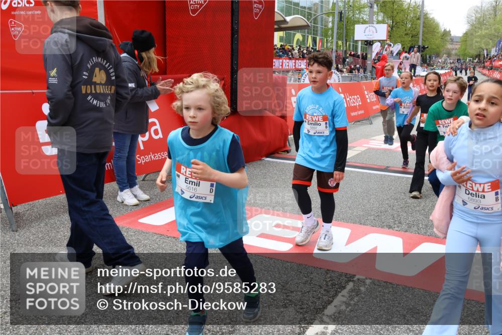 25.04.2026 - Das Zehntel Strokosch-Dieckow http://msf.ph/oto/9585283 25.04.2026 10:59:00 Ziel 5032, 5168, 5206, 5377, 5608, 5616, 5643, 5810, 6348, 6378, 6574, 6609, 6662, 6678, 6837, 6848, 6892, 6893, 6897, 7680, 7915, 5032, 5168, 5206, 5377, 5608, 5616, 5643, 5810, 6348, 6378, 6574, 6609, 6662, 6678, 6837, 6848, 6892, 6893, 6897, 7680, 7915 meine-sportfotos.de