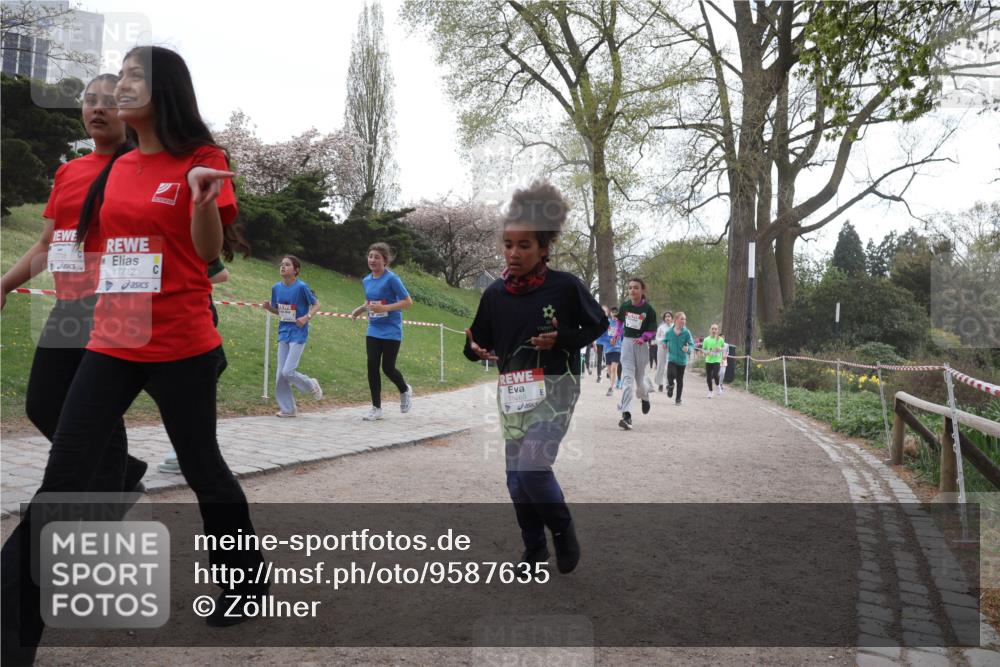25.04.2026 - Das Zehntel Zöllner http://msf.ph/oto/9587635 25.04.2026 14:47:08 Laufen 17718, 17712 meine-sportfotos.de