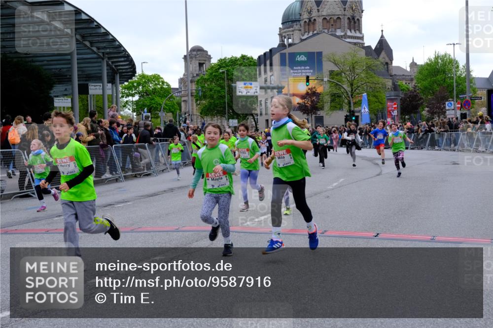 25.04.2026 - Das Zehntel Tim E. http://msf.ph/oto/9587916 25.04.2026 12:59:45 Ziel 10341, 10553, 10581, 10584, 10594, 10605, 10625, 11356, 11432, 11486, 11601, 11724, 11732, 11740, 11786, 11796, 11804, 11823, 12020, 12089, 12108, 12127, 12142, 12158, 12162, 12198, 12206, 12231, 12341, 12607, 12616, 12622, 12625, 12651, 12729, 12730, 12799, 12972, 12974, 12979, 13039 meine-sportfotos.de