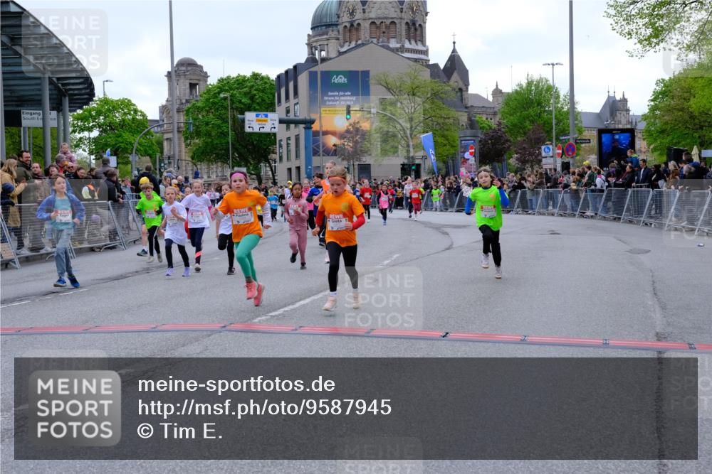 25.04.2026 - Das Zehntel Tim E. http://msf.ph/oto/9587945 25.04.2026 12:59:54 Ziel 10118, 10165, 10170, 10226, 10234, 10372, 10480, 10553, 10581, 10584, 10594, 10605, 10885, 10960, 10977, 11122, 11283, 11376, 11397, 11534, 11668, 11669, 11786, 11804, 12162, 12368, 12373, 12607, 12616, 12686, 12717, 12722, 12729, 12730, 12799, 12941, 12972, 12974, 13039 meine-sportfotos.de