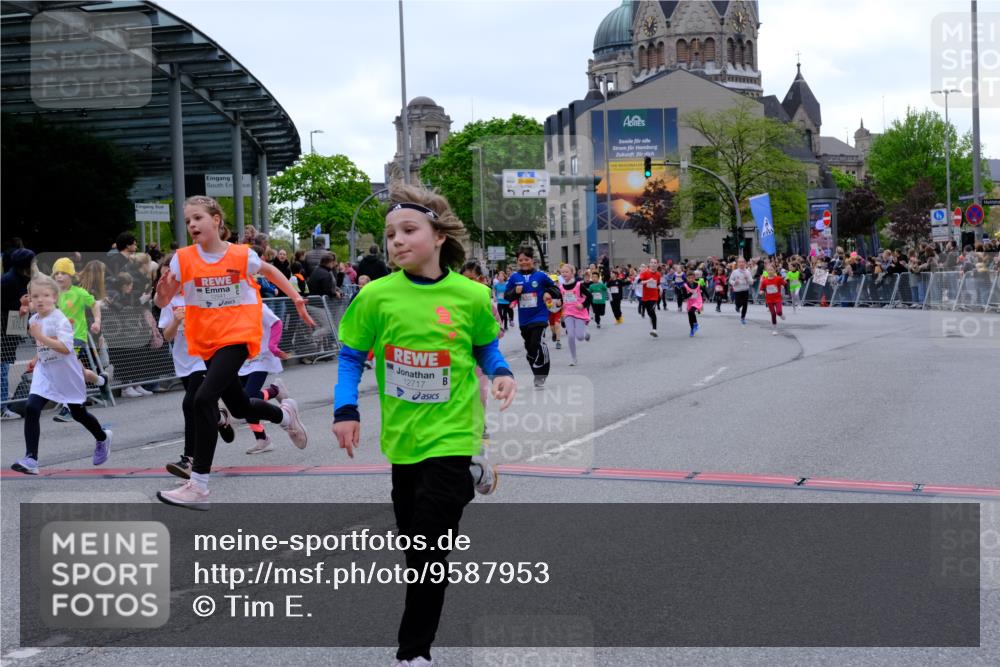 25.04.2026 - Das Zehntel Tim E. http://msf.ph/oto/9587953 25.04.2026 12:59:55 Ziel 10118, 10165, 10170, 10226, 10234, 10372, 10415, 10480, 10581, 10584, 10594, 10605, 10885, 10960, 10977, 11122, 11283, 11376, 11397, 11534, 11668, 11669, 11786, 11804, 12368, 12373, 12686, 12717, 12722, 12729, 12730, 12799, 12896, 12941, 12972, 12974 meine-sportfotos.de