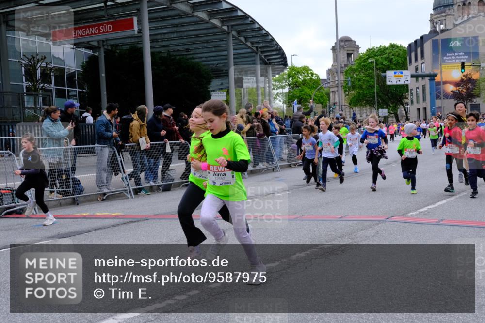25.04.2026 - Das Zehntel Tim E. http://msf.ph/oto/9587975 25.04.2026 13:00:04 Ziel 10118, 10165, 10226, 10415, 10505, 10516, 10624, 10705, 10756, 10783, 10960, 10977, 11130, 11198, 11200, 11534, 11668, 11669, 11678, 11691, 11696, 11769, 11876, 12326, 12482, 12510, 12543, 12671, 12680, 12688, 12891, 12896, 12899 meine-sportfotos.de