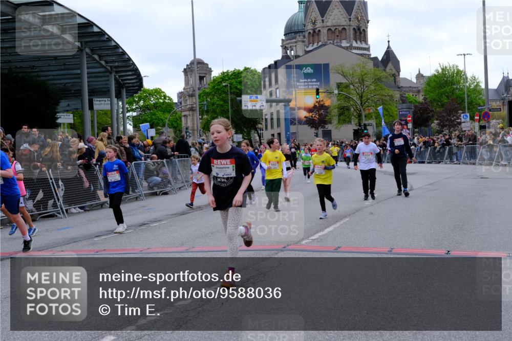 25.04.2026 - Das Zehntel Tim E. http://msf.ph/oto/9588036 25.04.2026 13:00:27 Ziel 10141, 10338, 10342, 10434, 10470, 10486, 10507, 10554, 10606, 10611, 11055, 11088, 11144, 11398, 11428, 11446, 11473, 11515, 11619, 11933, 11952, 12242, 12247, 12312 meine-sportfotos.de